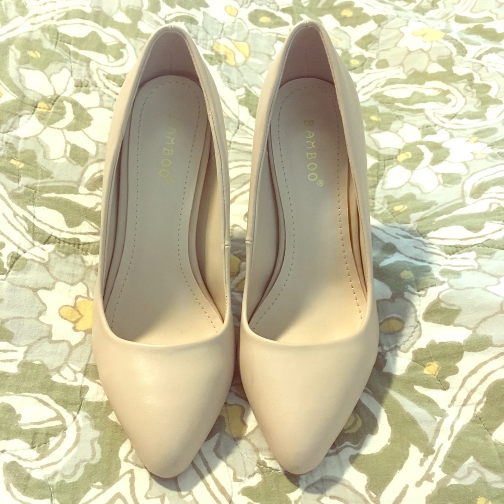 Tan heels size 7 Bamboo brand
